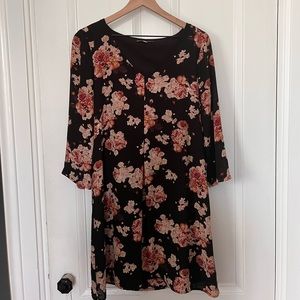 Long sleeve floral print dress with center pleat